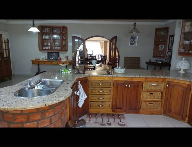 5 BEDROOM HOUSE FOR SALE IN EPWORTH